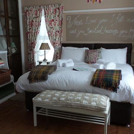 ฮูเรย์ เฮนรี่ส์ เชอริงแฮม Bed & Breakfast เชอริงแงม ภายนอก รูปภาพ
