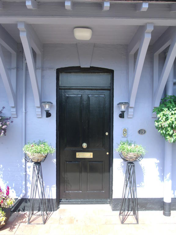 ฮูเรย์ เฮนรี่ส์ เชอริงแฮม Bed & Breakfast เชอริงแงม ภายนอก รูปภาพ