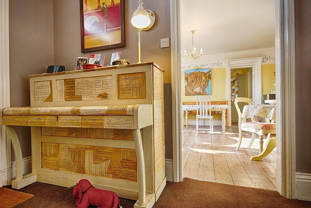 ฮูเรย์ เฮนรี่ส์ เชอริงแฮม Bed & Breakfast เชอริงแงม ภายนอก รูปภาพ