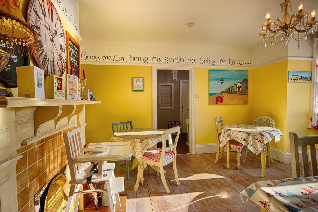 ฮูเรย์ เฮนรี่ส์ เชอริงแฮม Bed & Breakfast เชอริงแงม ภายนอก รูปภาพ
