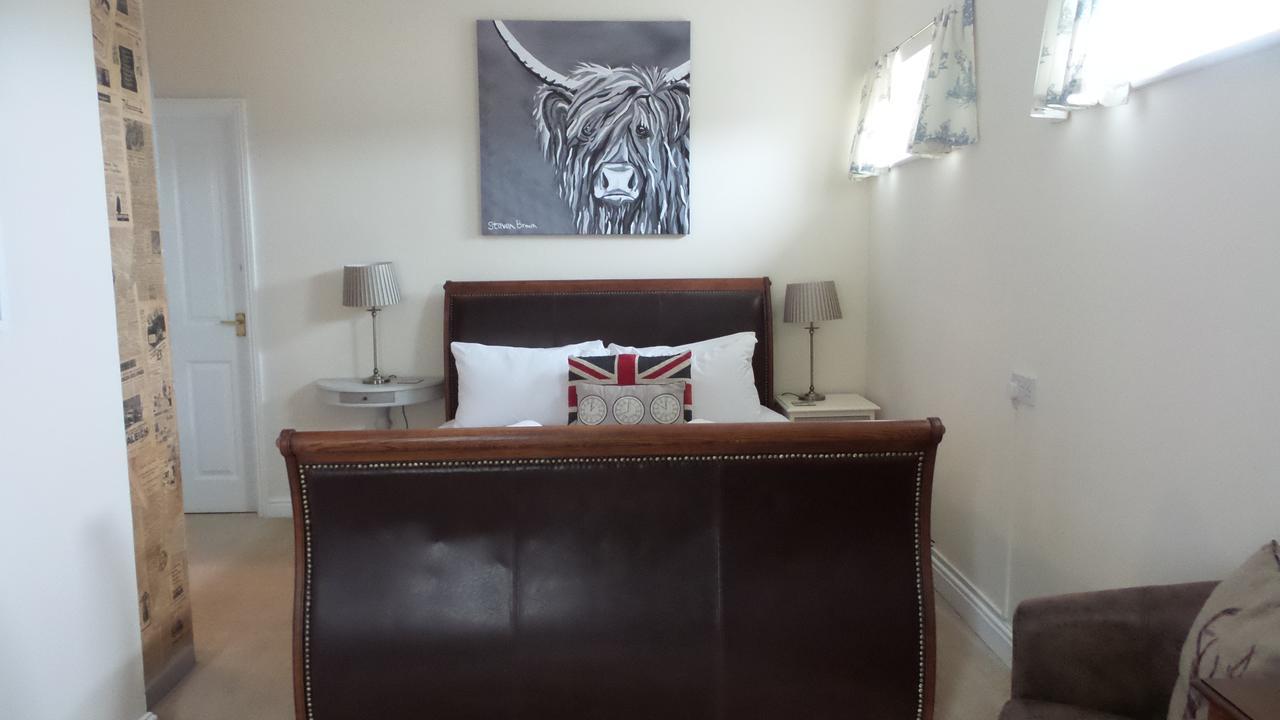 ฮูเรย์ เฮนรี่ส์ เชอริงแฮม Bed & Breakfast เชอริงแงม ภายนอก รูปภาพ