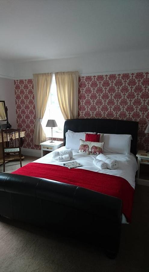 ฮูเรย์ เฮนรี่ส์ เชอริงแฮม Bed & Breakfast เชอริงแงม ภายนอก รูปภาพ